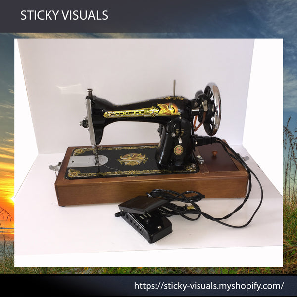 Vintage Singer Sewing Machine Sphinx 15NL Model: 15-3G-168 Excellent Working Condition